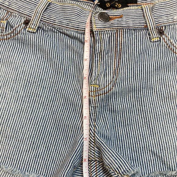 Lucky Brand Riley Distressed Denim Cutoff Striped Jean Shorts, Sz 8 - Picture 10 of 10